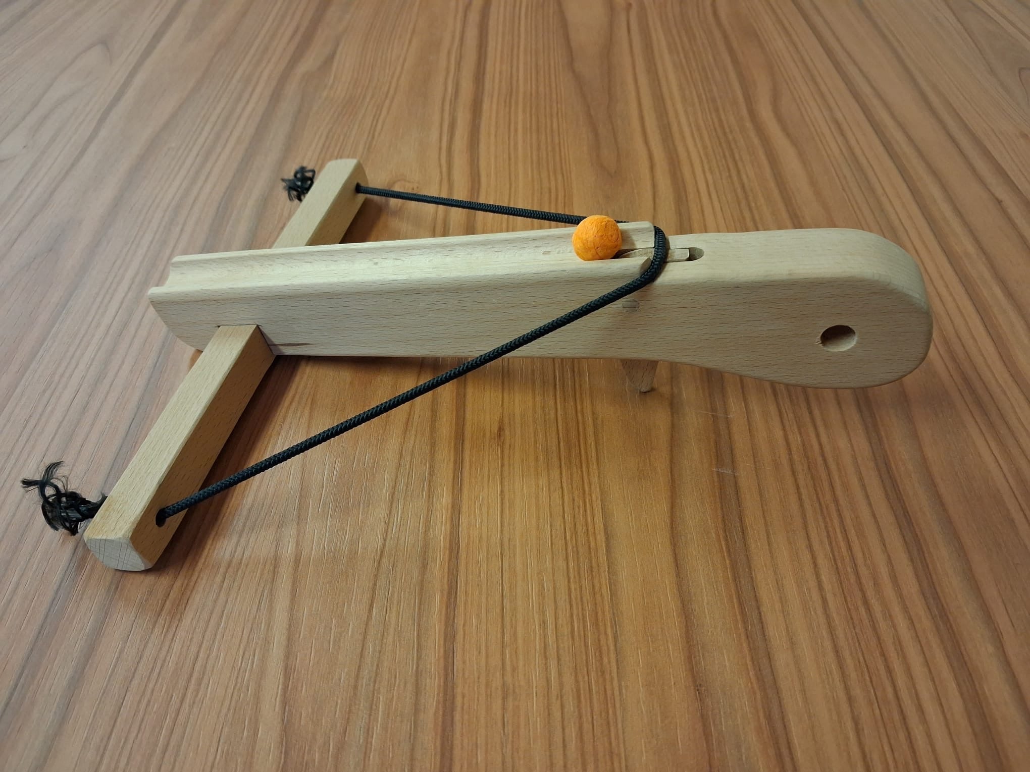 Arbalète en bois artisanale – Fabrication française