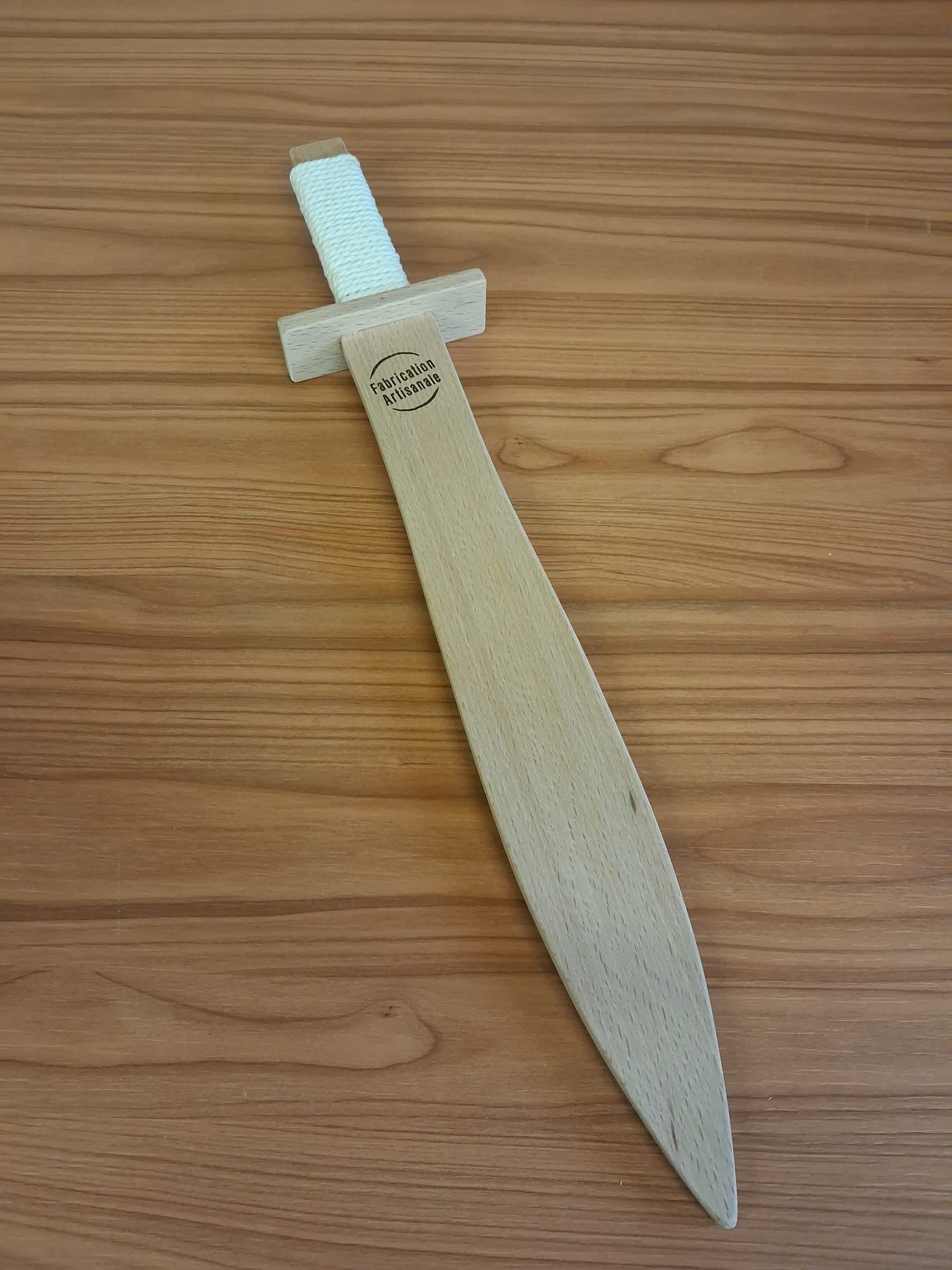 Épée en Bois – Fabrication Artisanale Française