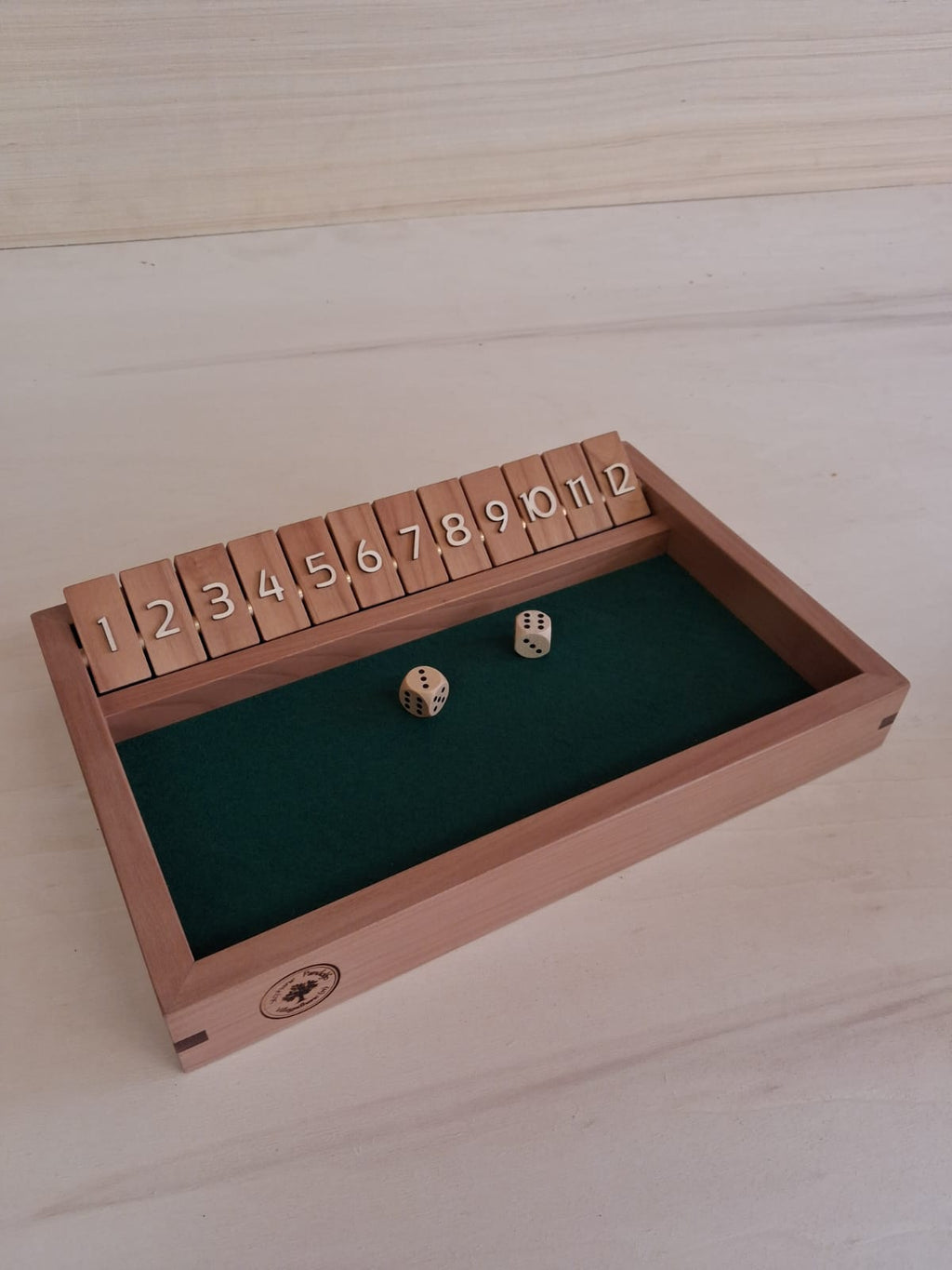 Fermer la Boîte – Le jeu de dés traditionnel en bois massif