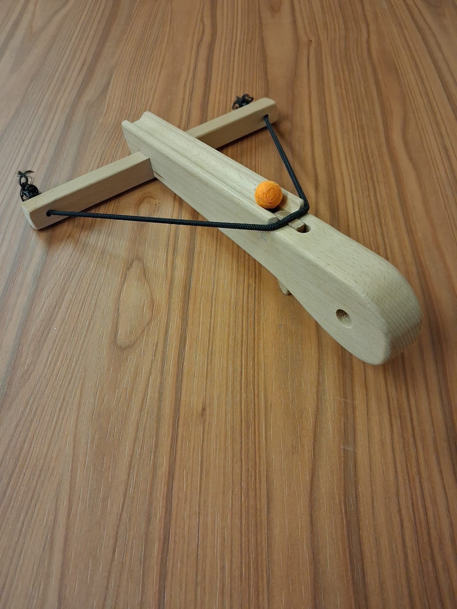 Arbalète en bois artisanale – Fabrication française